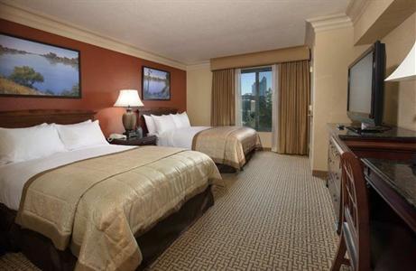фото отеля Embassy Suites Sacramento - Riverfront Promenade