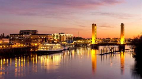 фото отеля Embassy Suites Sacramento - Riverfront Promenade