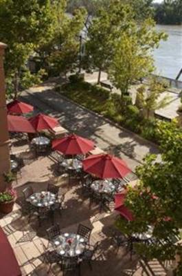 фото отеля Embassy Suites Sacramento - Riverfront Promenade