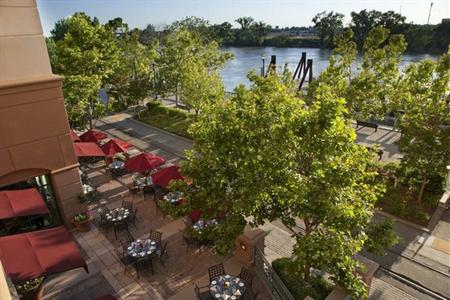 фото отеля Embassy Suites Sacramento - Riverfront Promenade