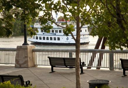 фото отеля Embassy Suites Sacramento - Riverfront Promenade