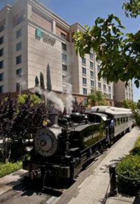 фото отеля Embassy Suites Sacramento - Riverfront Promenade