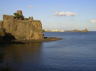 фото отеля Malavoglia Inn Aci Castello