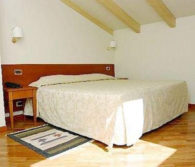 фото отеля Hotel Claila Francavilla al Mare