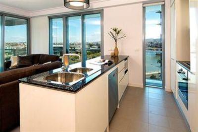 фото отеля Evolution Apartments Brisbane