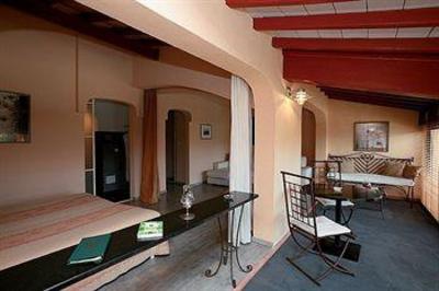 фото отеля Hotel Roi Theodore Porto-Vecchio