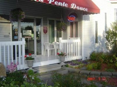 фото отеля Motel De La Pente Douce