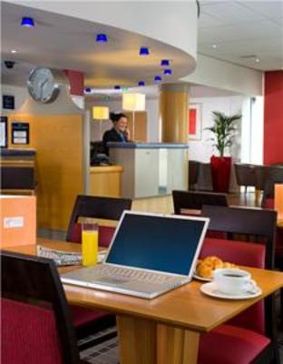 фото отеля Express By Holiday Inn Bath