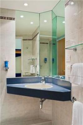 фото отеля Express By Holiday Inn Bath
