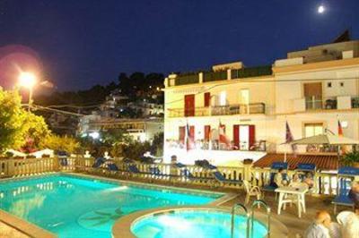 фото отеля Hotel Pineta Vico del Gargano