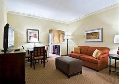 фото отеля Embassy Suites Tampa - Brandon