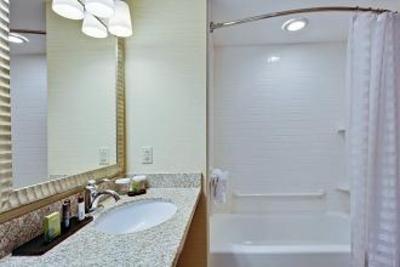 фото отеля Embassy Suites Tampa - Brandon