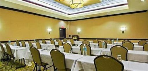 фото отеля Embassy Suites Tampa - Brandon
