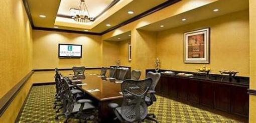 фото отеля Embassy Suites Tampa - Brandon
