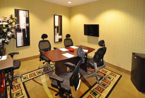 фото отеля BEST WESTERN PLUS JFK Inn & Suites