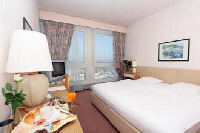фото отеля Drake Longchamp Swiss Quality Hotel