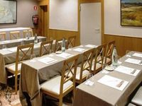 Hotel Catalonia Castellnou
