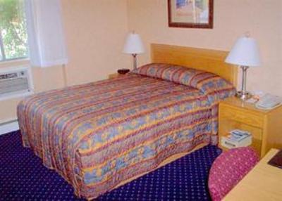 фото отеля Econo Lodge Motel Village