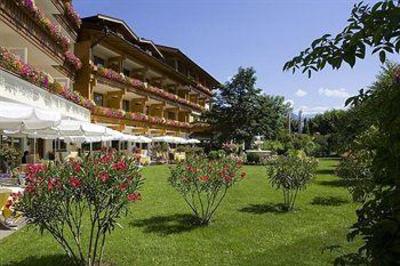 фото отеля Wellness Golf Und Geneisserhotel Salzburgerhof Zell am See