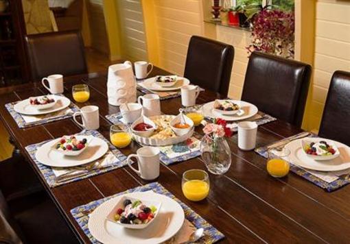 фото отеля Chez Nicole Bed & Breakfast