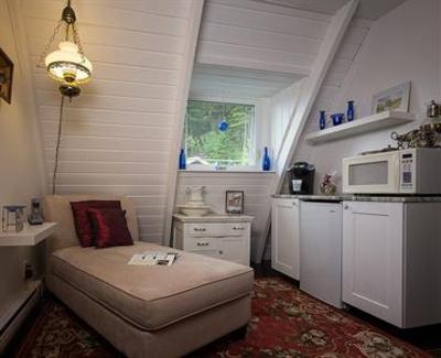 фото отеля Chez Nicole Bed & Breakfast