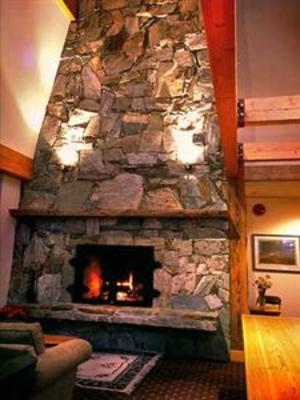 фото отеля Alpine Lodge Whistler