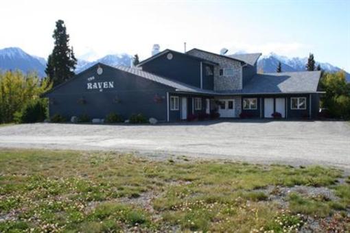 фото отеля The Raven Hotel Haines Junction