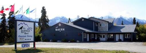 фото отеля The Raven Hotel Haines Junction