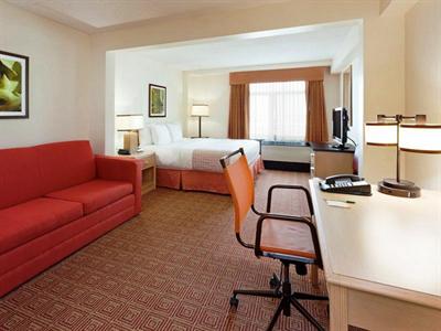 фото отеля La Quinta Inn & Suites Garden City