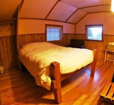 фото отеля Beaverfoot Lodge & Resort