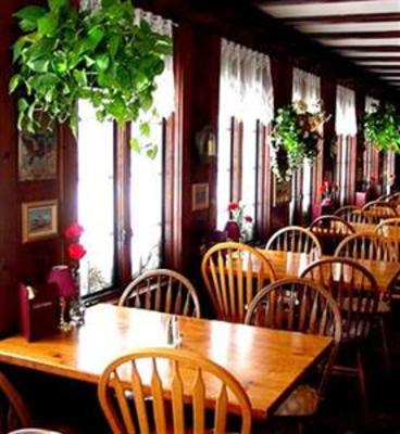 фото отеля Lamies Inn and The Old Salt Tavern