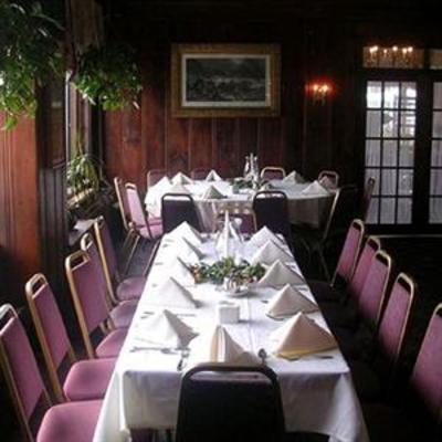фото отеля Lamies Inn and The Old Salt Tavern