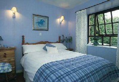 фото отеля Laurel Apartment Fivemiletown