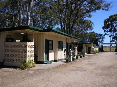 фото отеля Lake King Waterfront Caravan Park