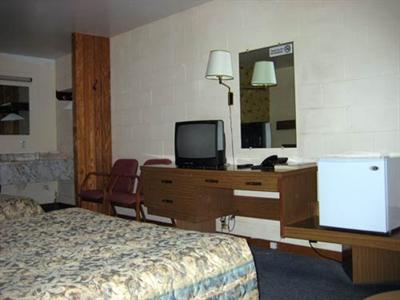 фото отеля Queensway Motel