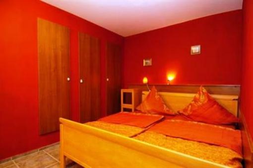 фото отеля Hotel Bistro Europa La Petite Maison Merchweiler