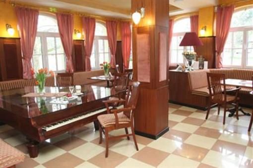 фото отеля Aranykorona Restaurant and Hotel
