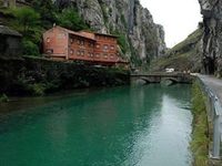 Hostal Poncebos