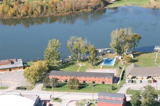 фото отеля River Inn Motel