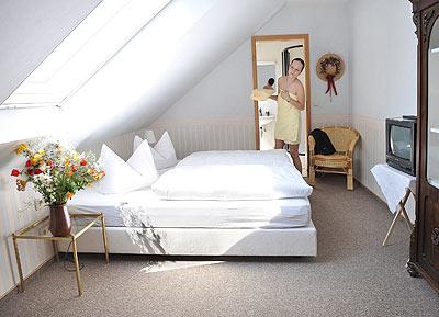 фото отеля Landhotel Zur Grünen Kutte Bernshausen