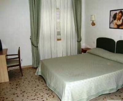 фото отеля Villa Del Sole Latina