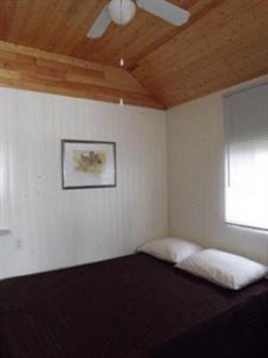 фото отеля Plank Road Cottages & Marina