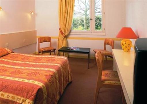 фото отеля Hotel Les Provinciales Arpajon-sur-Cere