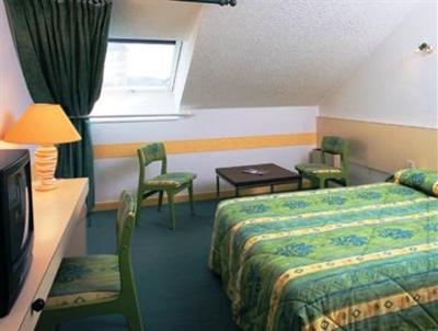 фото отеля Hotel Les Provinciales Arpajon-sur-Cere