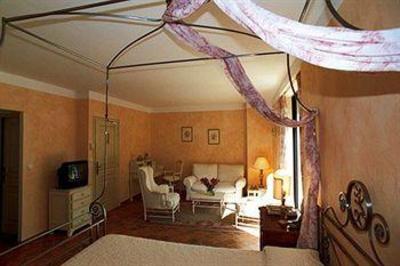 фото отеля Hotel Du Poete Fontaine-de-Vaucluse