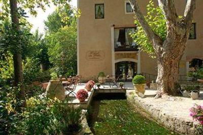 фото отеля Hotel Du Poete Fontaine-de-Vaucluse