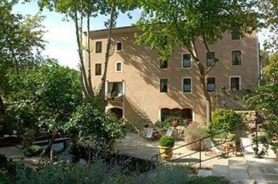 фото отеля Hotel Du Poete Fontaine-de-Vaucluse
