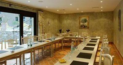 фото отеля Hotel Du Poete Fontaine-de-Vaucluse