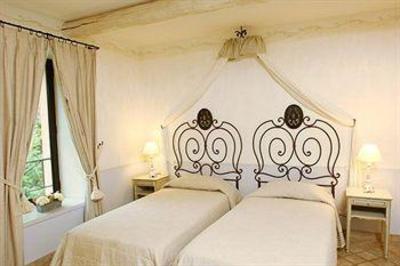 фото отеля Hotel Du Poete Fontaine-de-Vaucluse