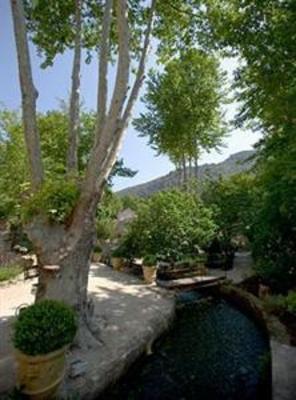 фото отеля Hotel Du Poete Fontaine-de-Vaucluse